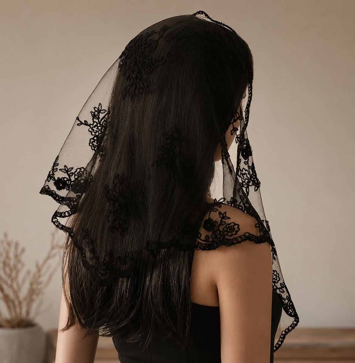 The Teresa Veil - Lace Embroidered Mantilla