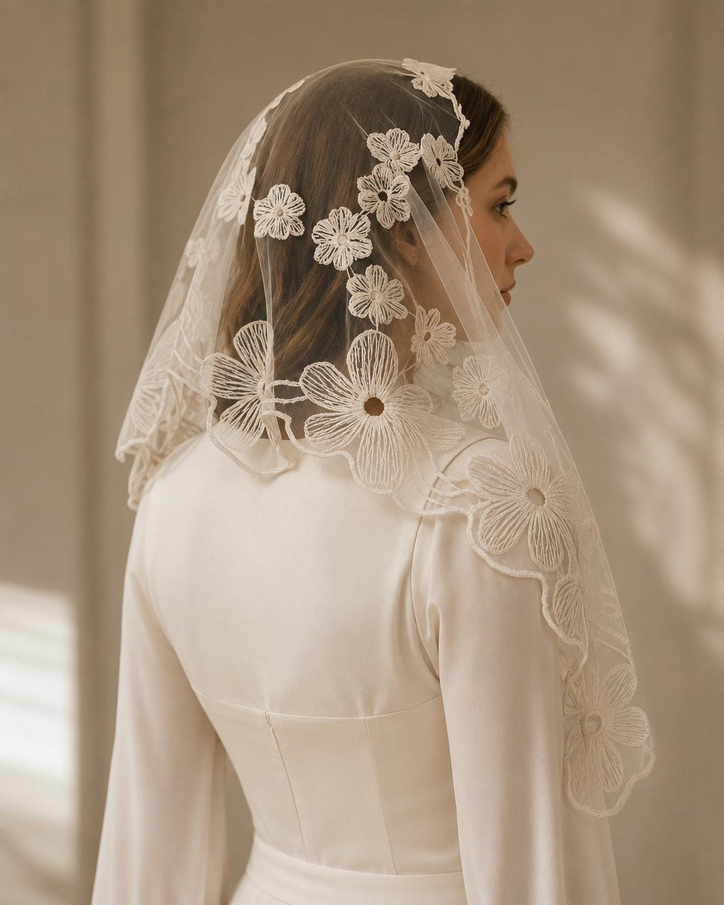 The Grace Veil - Floral Mantilla Veil