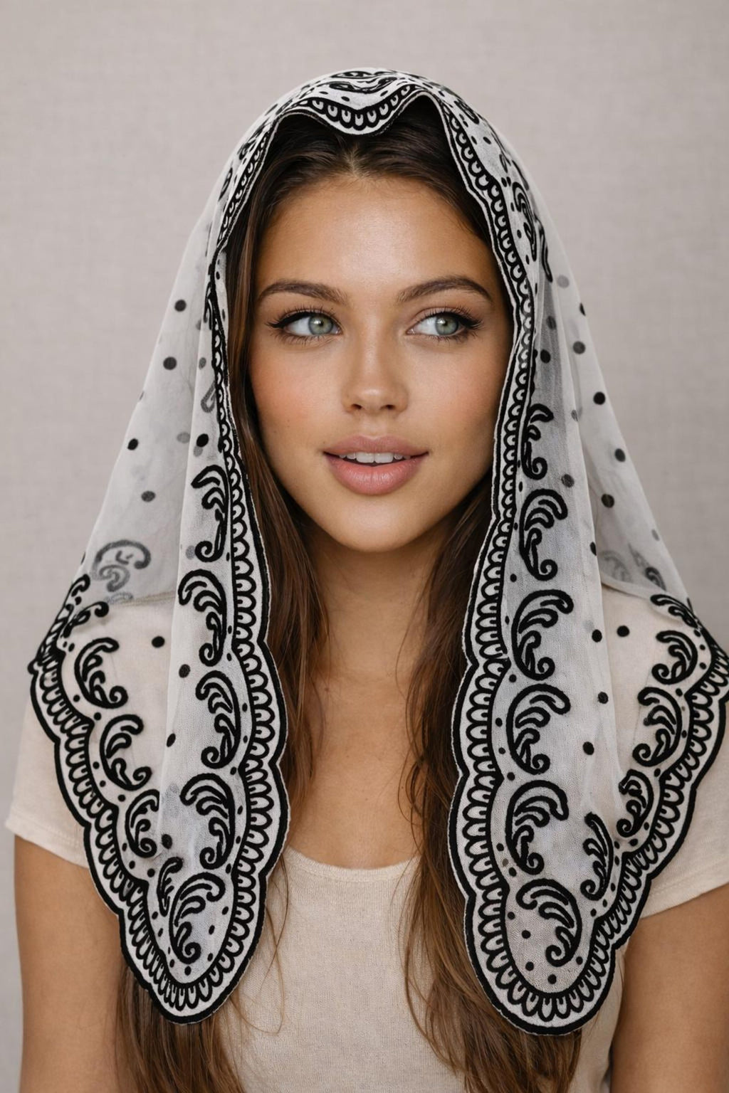 Divinia Mantilla Veil – Catholic Lace Chapel Veil, Mass Head Covering — photo 3
