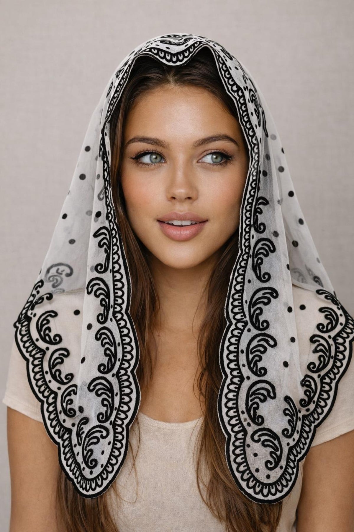Divinia Mantilla Veil – Catholic Lace Chapel Veil, Mass Head Covering — photo 3