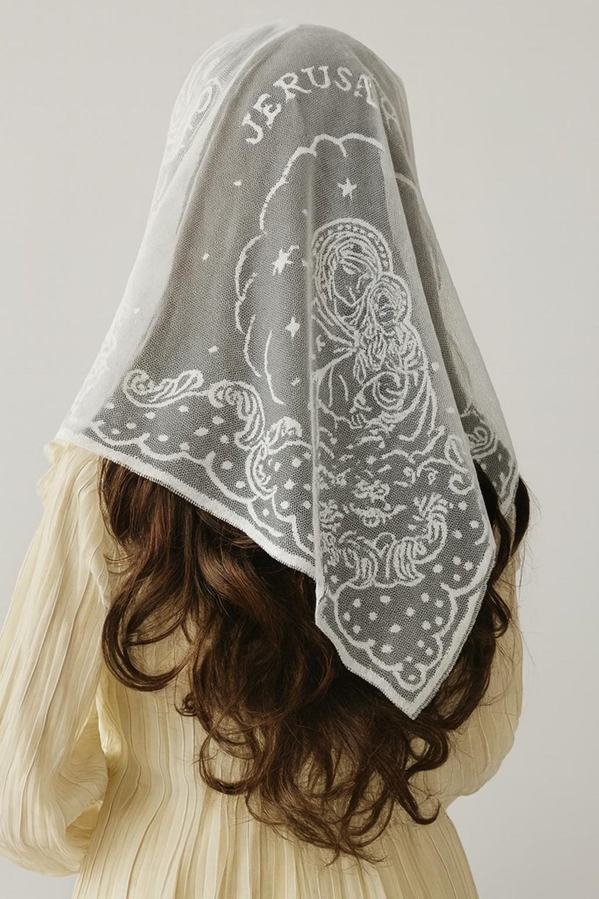 Maryam White Embroidered Mantilla – Catholic Chapel Veil, Traditional Mass Veil — photo 3