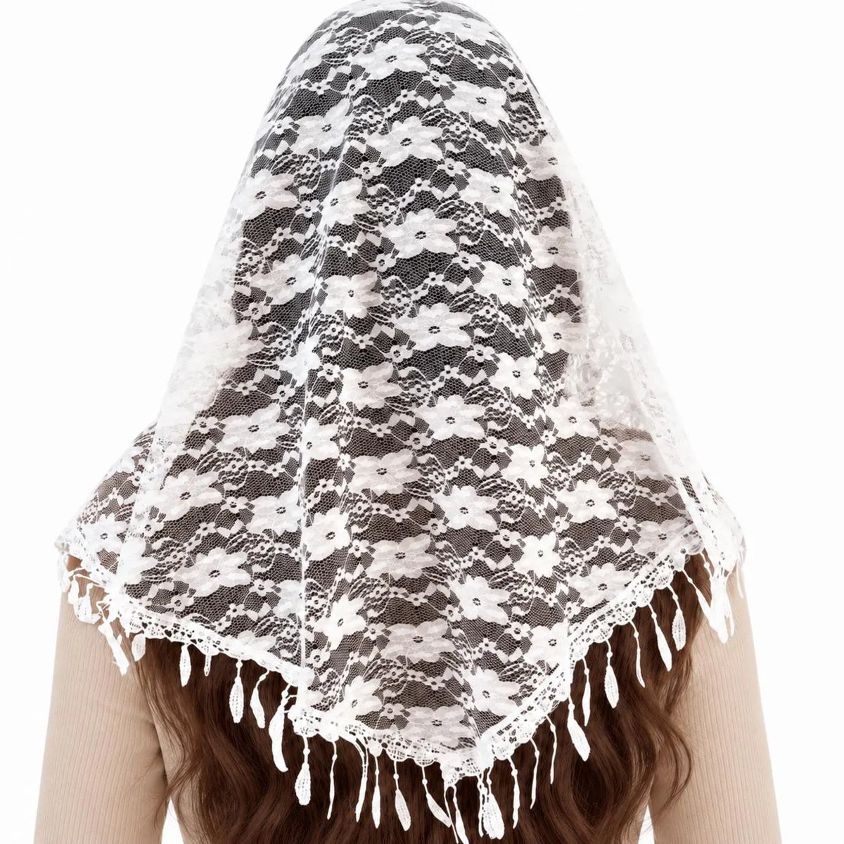 Avielle White Lace Mantilla